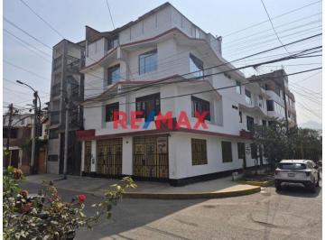 Casa Comercial en Venta en Los Olivos en Esquina Cerca a Panamericana Norte