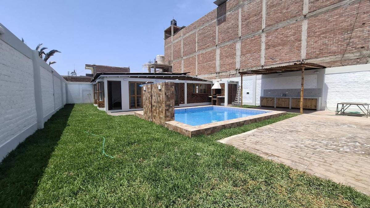 Bajó de Precio! Casa C/piscina en Amplio Terreno a Pasos de Bajada Peatonal– Los Pulpos, Lurín