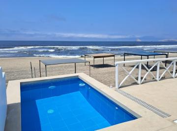Casa de Playa Frente Al Mar en Pulpos, Km.40 - Lurin