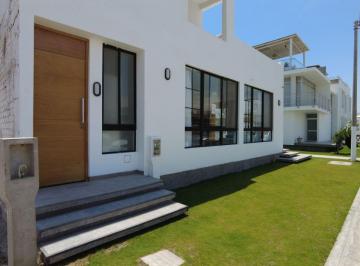Vendo Casa de Playa en Costa Palmeras