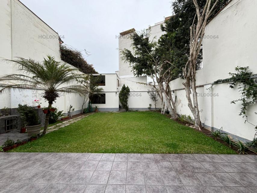Vendo Bella Casa en Calle General Silva N 2, Urb. San Antonio, Miraflores