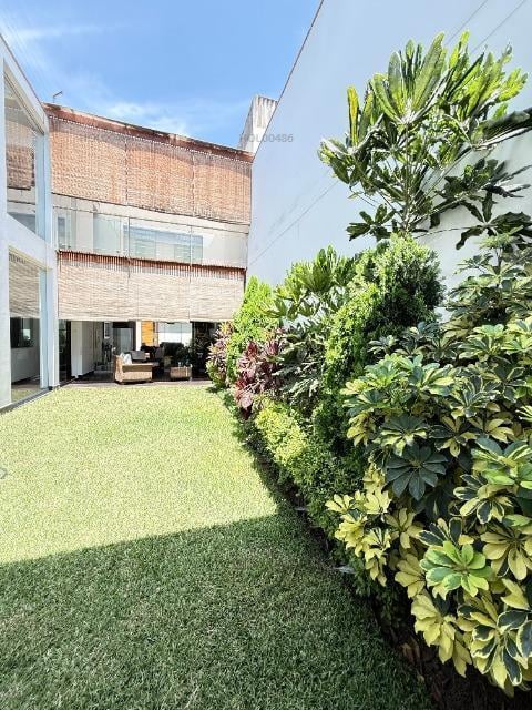 Vendo Linda Casa en Calle Arias Araguiez N 6, Miraflores