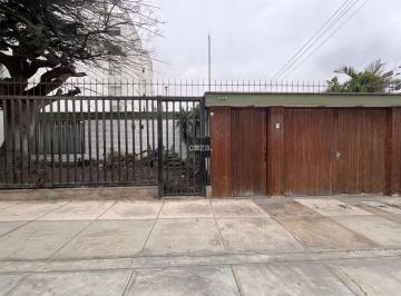 Vendo Excelente Casa Como Terreno en La Aurora