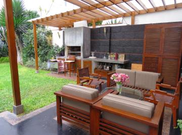 Hermosa Casa en La Aurora – Miraflores
