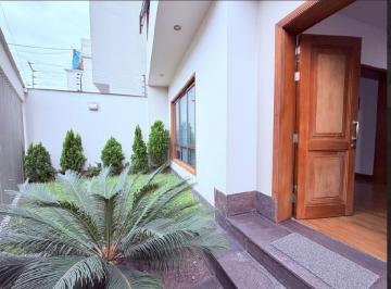 Espectacular Casa en Miraflores, 100% Remodelada, 4 Dorm, 4 Baños, Terraza, Bbq, Acabados de Lujo