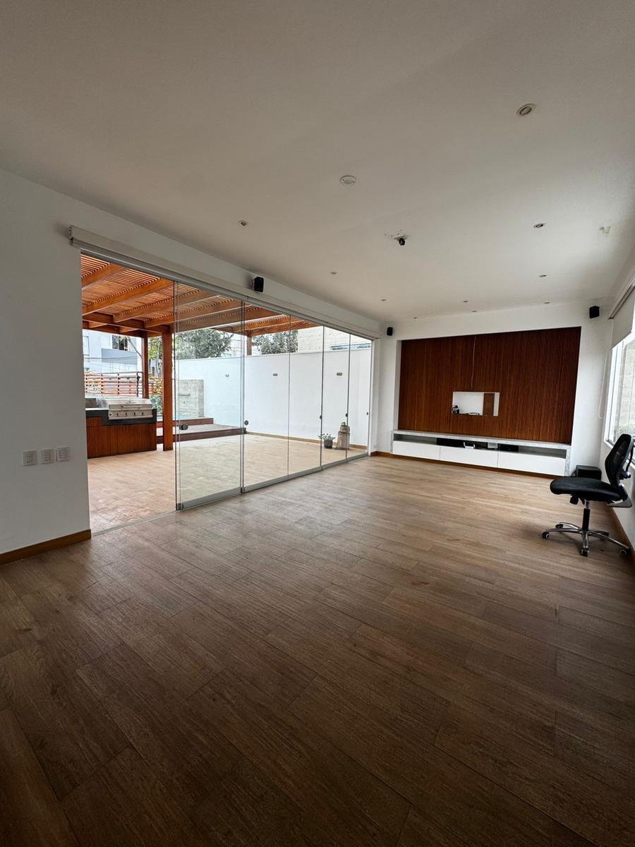 Casa 590 m², 4 Dormitorios, Miraflores, La Aurora