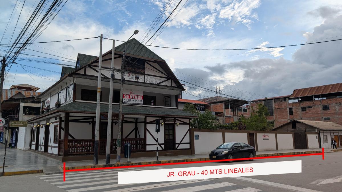 Predio de 800 m² en La Plaza Mayor de Oxapampa