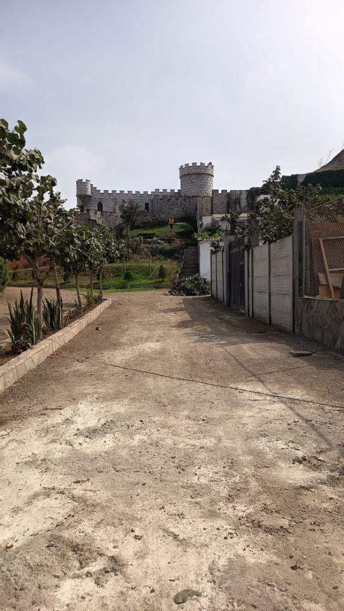 Venta de Chalet con 2 Bungalos y 2 en Proyecto