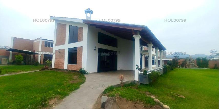 Vendo Linda Casa en Jirón Fundo San Carlos Bajo Mz 2, Lt 2, Pachacamac.