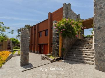 ¡Espectacular Residencia de 9.000 m² en Venta en Pachacamac!