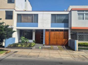 Hermosa Casa en Venta en Pueblo Libre