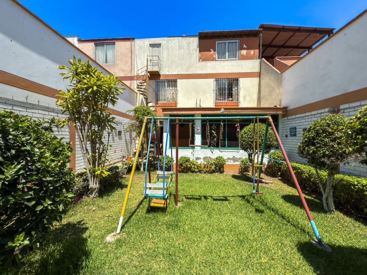 Venta de Casa de Tres Pisosde 247.88 m² en Pueblo Libre con Cochera