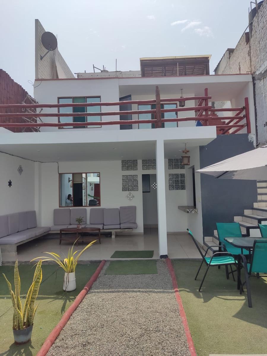 Casa en Venta en Punta Hermosa, con Piscina y Terraza
