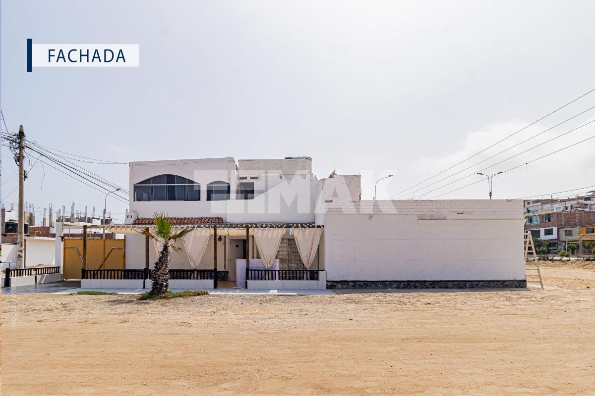 ¡Casa a Media Cuadra de La Playa – Punta Negra!
