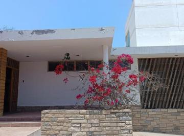 Casa de Playa en Venta Como Terreno – 1, 190 m² en San Bartolo