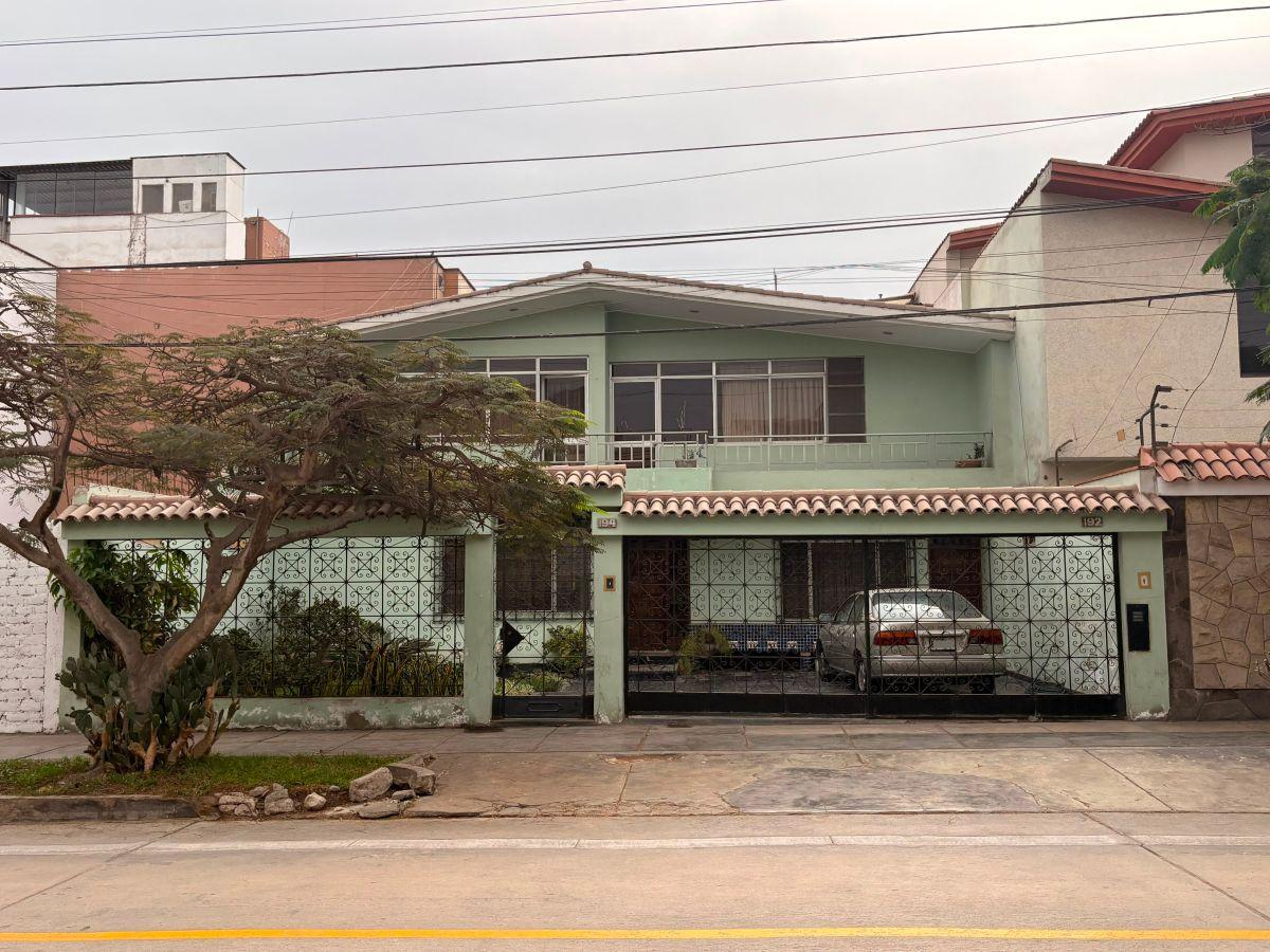 Excelente Ubicación Para Vivienda o Negocio!