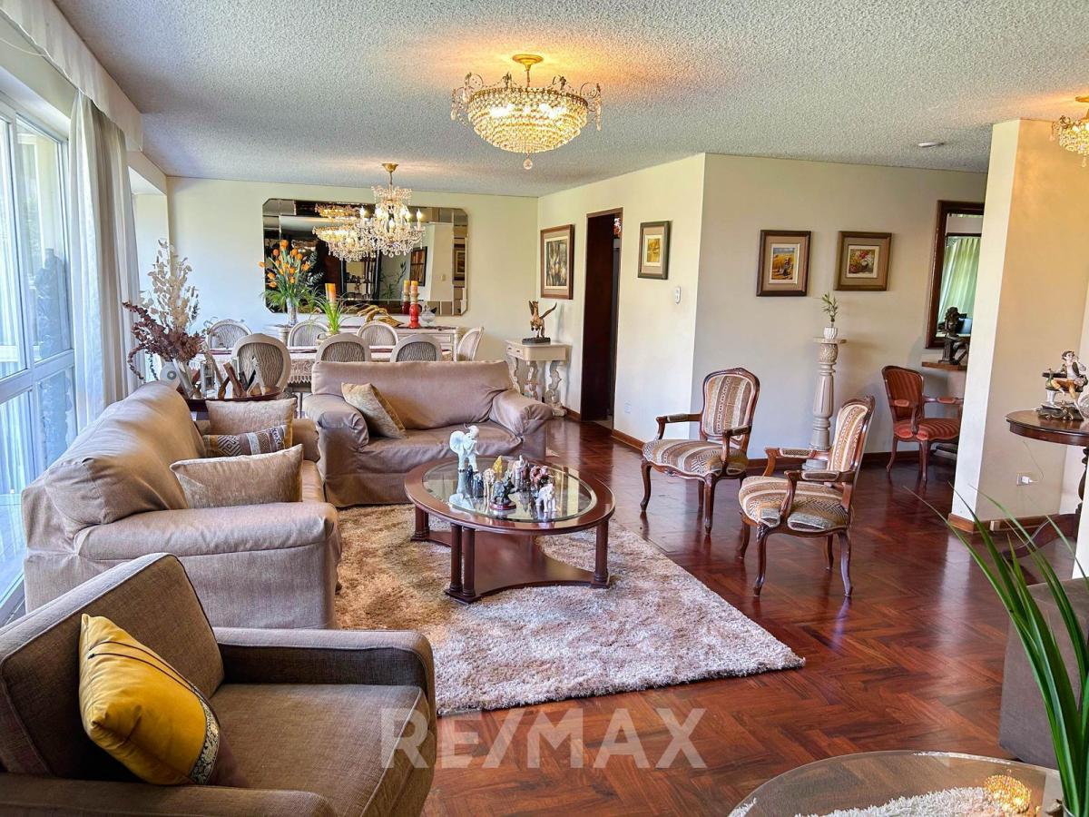 Venta de Linda Casa en Esquina de 429.54 m² en San Borja