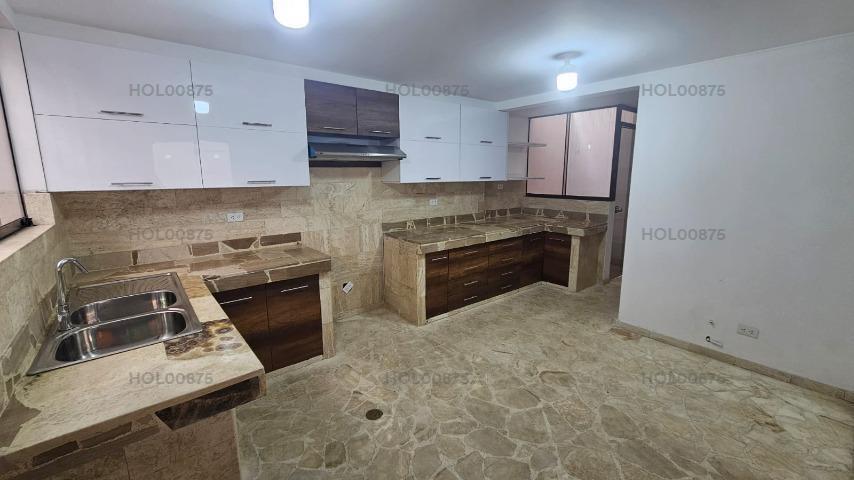 Vendo Linda Casa en Calle Morales Duarez N 1, San Borja.
