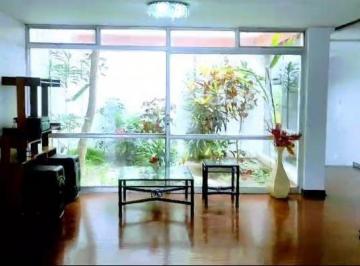 Amplia Casa de 3 Pisos con Vista Al Parque Bolivariano – San Borja