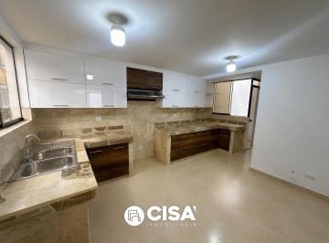 Vendo Moderna Casa Totalmente Remodelada en San Borja | Excelente Ubicación y Finos Acabados
