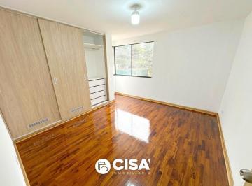 Venta de Casa Moderna de 3 Pisos en San Borja, 312 m²