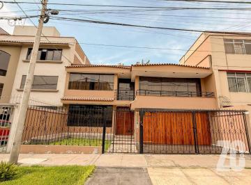 Casa Tipo Terreno/vivienda en Venta – San Borja
