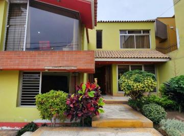 San Borja: Casa en Venta, con Gran Potencial en Ubicación Privilegiada