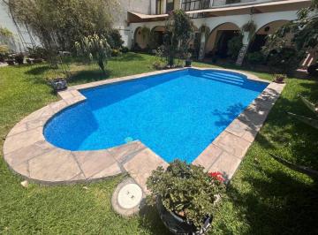 Venta | Casa con Piscina, Jardínes y Terraza | Sauna Seco | 9 Dormitorios | 3.5 Baños | 3 Cocheras