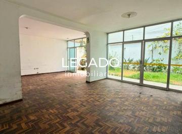 Venta de Amplia Casa en San Borja