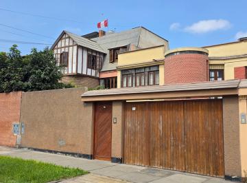 Estupenda Casa de 3 Dormitorios