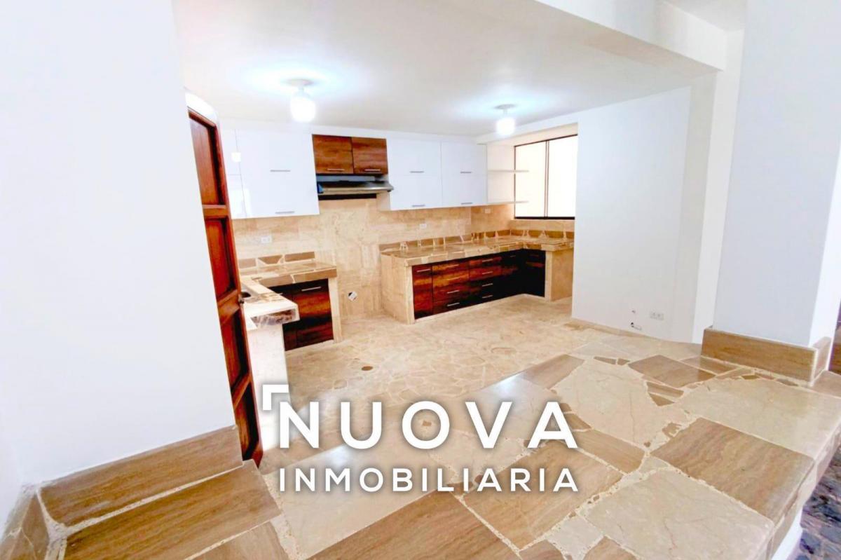 ¡Ocasión! Casa Totalmente Remodelada en Chacarilla
