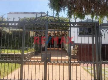 Se Vende Amplia Casa en San Isidro!