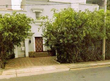 ¡Oportunidad de Inversión! Casa en Venta San Isidro!