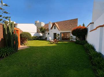 Venta Casa en San Isidro Dentro de Condominio