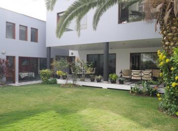 Gran Casa en Venta en San Isidro en Octavio Espinoza