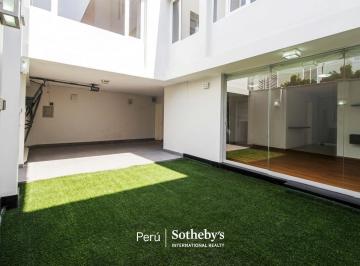 Chalet Interior en Condominio Exclusivo – San Isidro