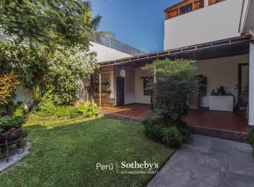 Se Vende Amplia Casa con un Terreno de 654 m² en Exclusiva Zona de San Isidro