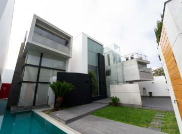 Se Vende Residencia de Lujo Frente a Parque