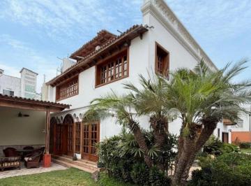 Hermosa, Elegante y Acogedora Casa en San Isidro
