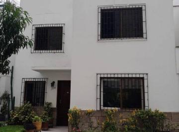 Venta de Casa en Isidro - 3 Pisos