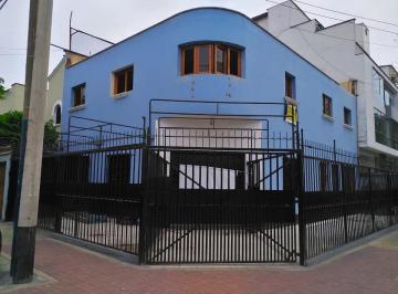 Venta de Casa en Esquina Como Terreno - San Isidro | Zona Comercial