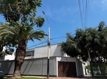 Vendo Casa en Esquina - San Isidro Limite con Magdalena