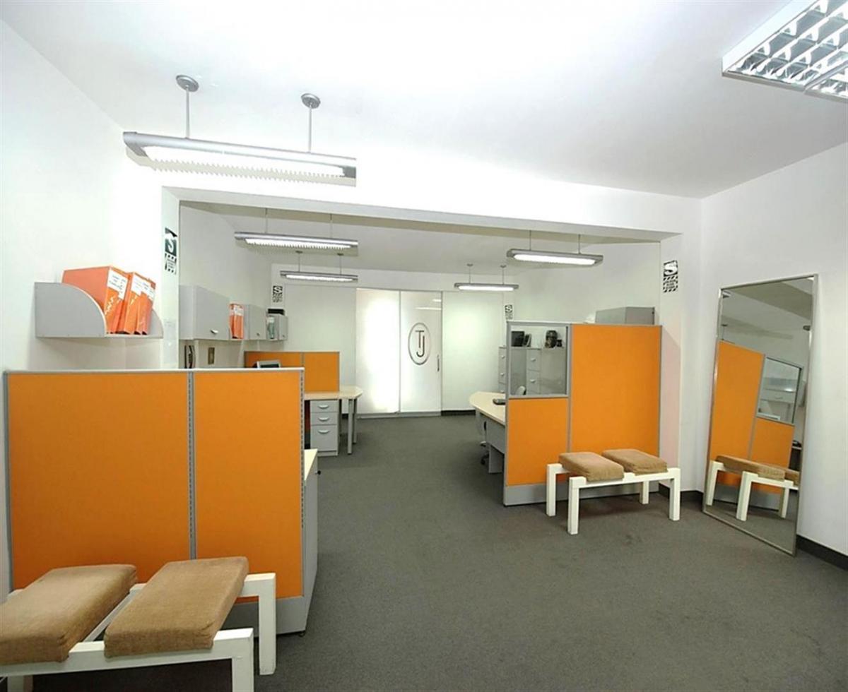 Vendo Local de 320 m² en Zona Comercial de San Isidro - Sdvt6402
