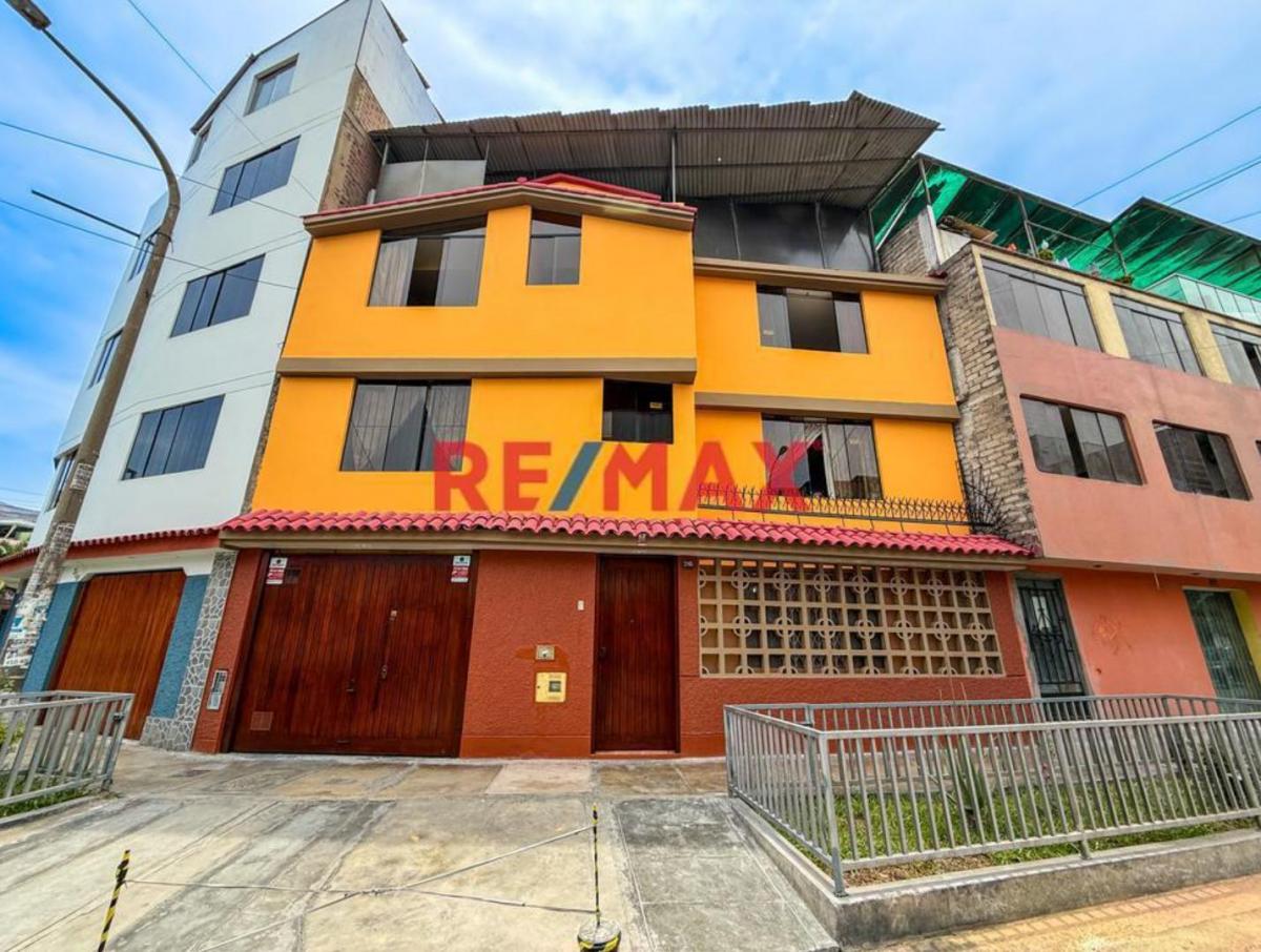 Oportunidad Única – Casa de 3 Niveles en San Juan de Lurigancho - Precio: $350, 000