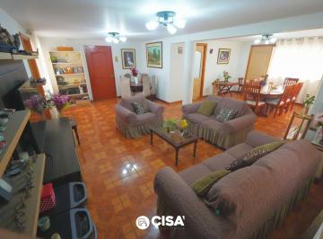 Venta de Casa en Esquina 200 m² con Zonificación Rdm en San Juan de Lurigancho