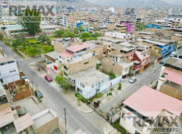 Venta de Casa Como Terreno Esquina en Sjm Cerca Al Tren y Parque