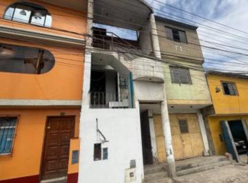 En Venta Casa de 3 Pisos Ubicado Frente a La Av. Agustin La Rosa Lozano y Av. Alfredo Bambarén - Sjm