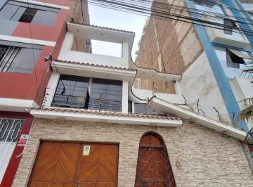 ¿Buscas Una Casa Amplia, Bien Ubicada y Que Puedas Diseñar a Tu Propio Gusto?