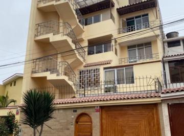 Se Vende Casa 5pisos en San Miguel a un Paso Universidad Católica Ideal Negocio de Hoispedaje