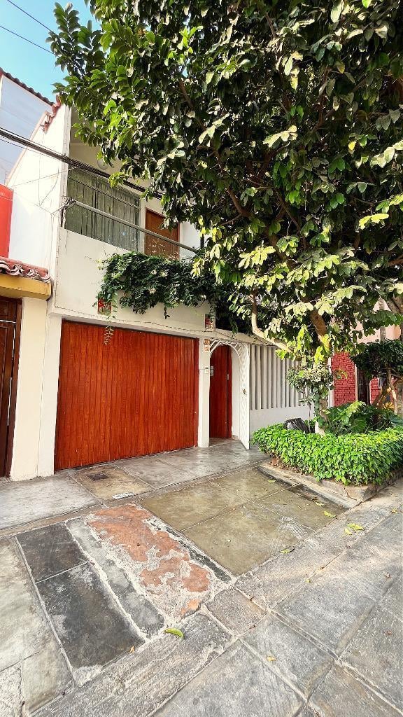 Casa en Venta en San Miguel – Amplia, con Ingresos Activos y Excelente Ubicación